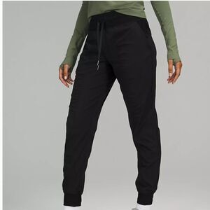 Lululemon Women’s Black Mid Rise Joggers
